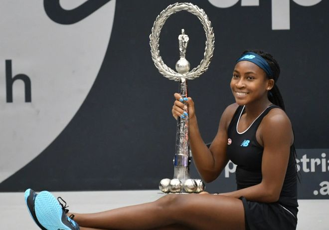 但尼克斯及 但尼克斯及