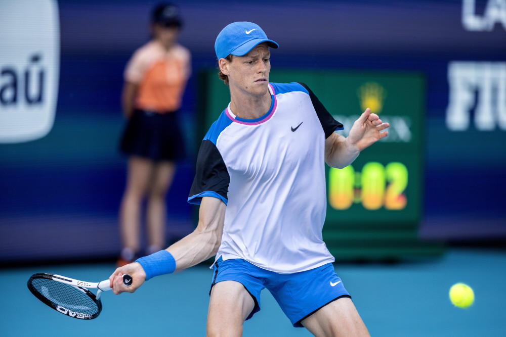 防线表现屡 防线表现屡