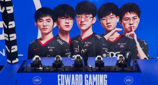 在这场扣人 在这场扣人