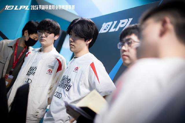 提供支持 提供支持